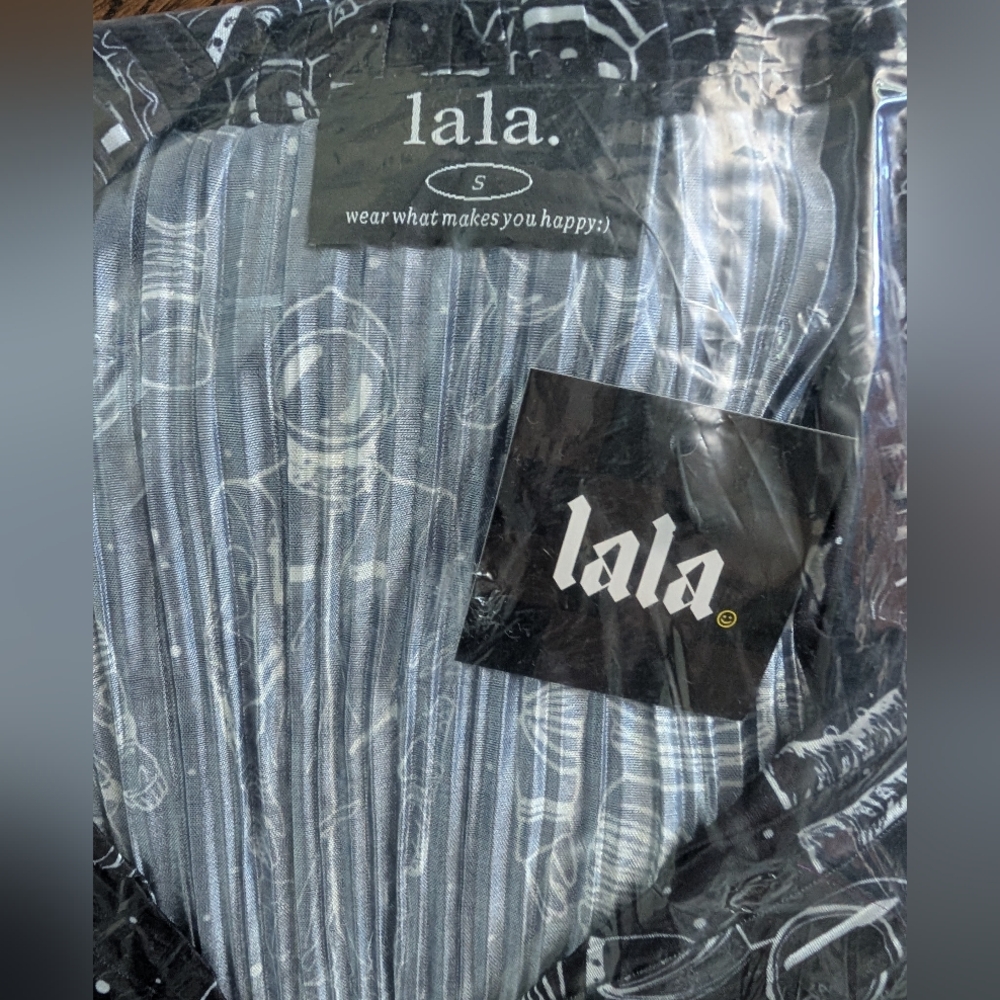 NWT - Dressed In LALA Interstellar Plissé Top and Pants - Picture 9 of 12
